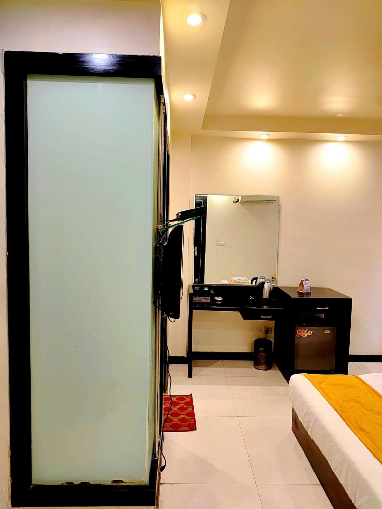 Grand In - Paschim Vihar Hotel New Delhi