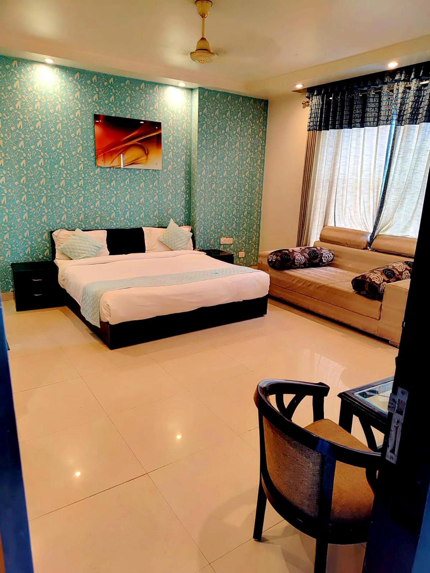 Grand In - Paschim Vihar