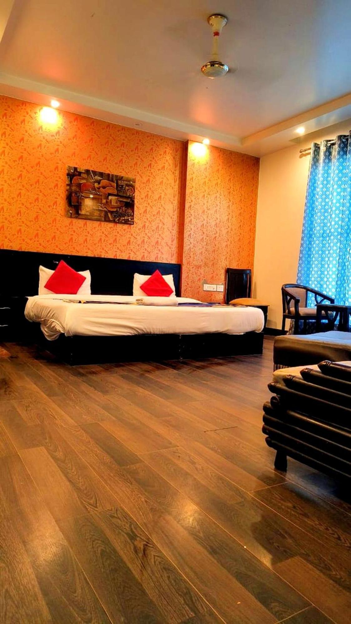Hotel Grand In - Paschim Vihar
