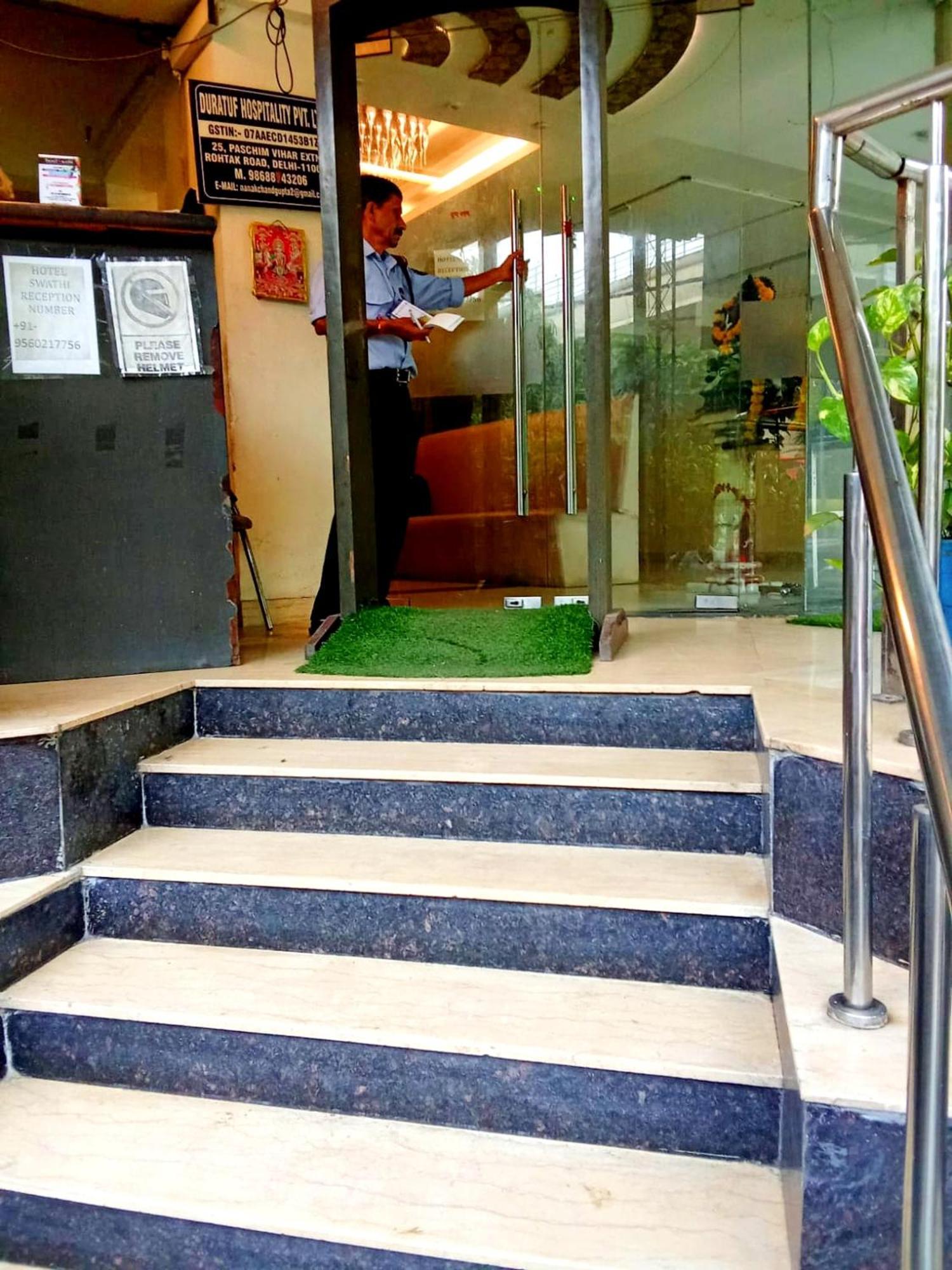 Hotel Grand In - Paschim Vihar