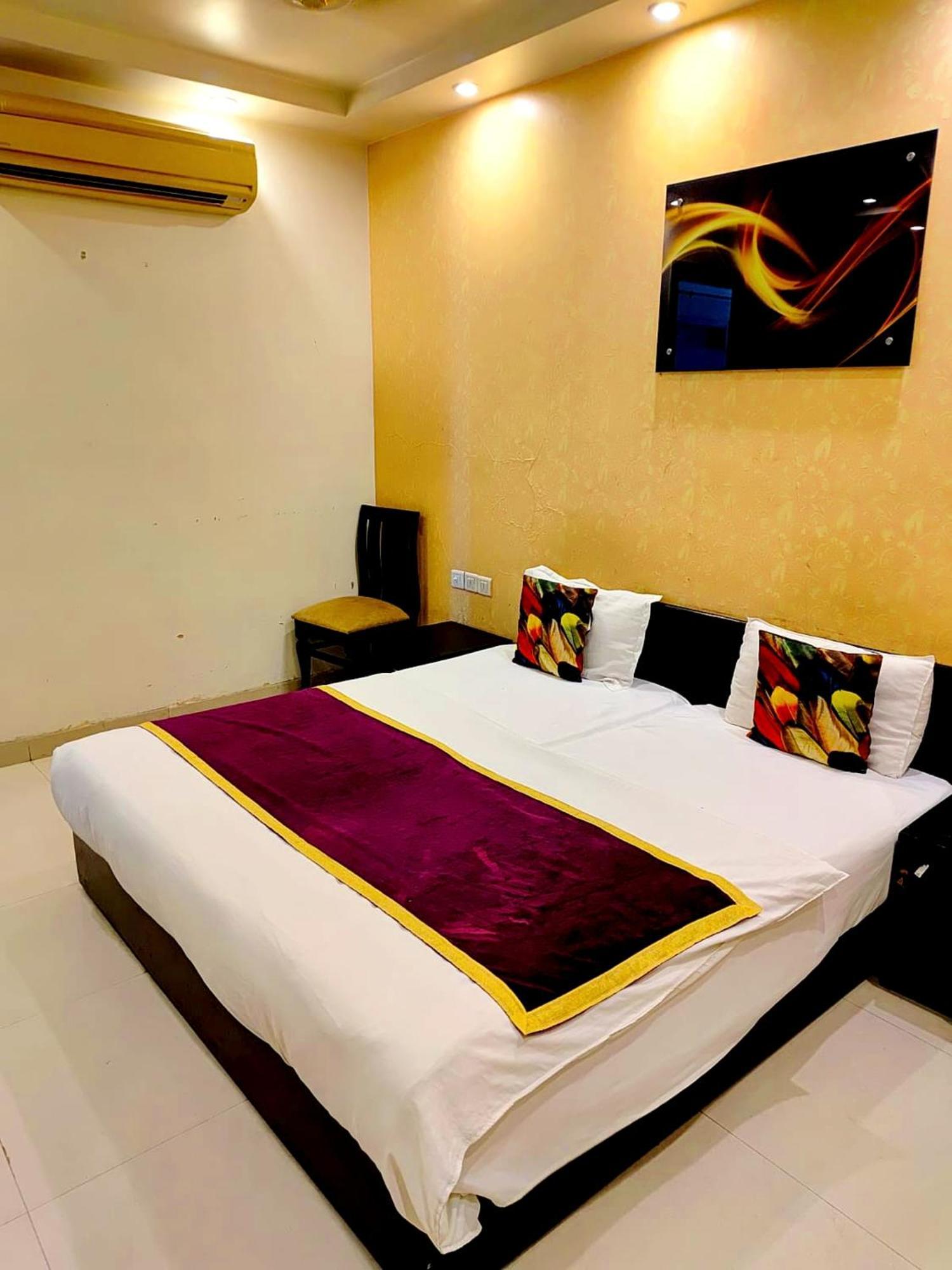 Grand In - Paschim Vihar Hotel 4*