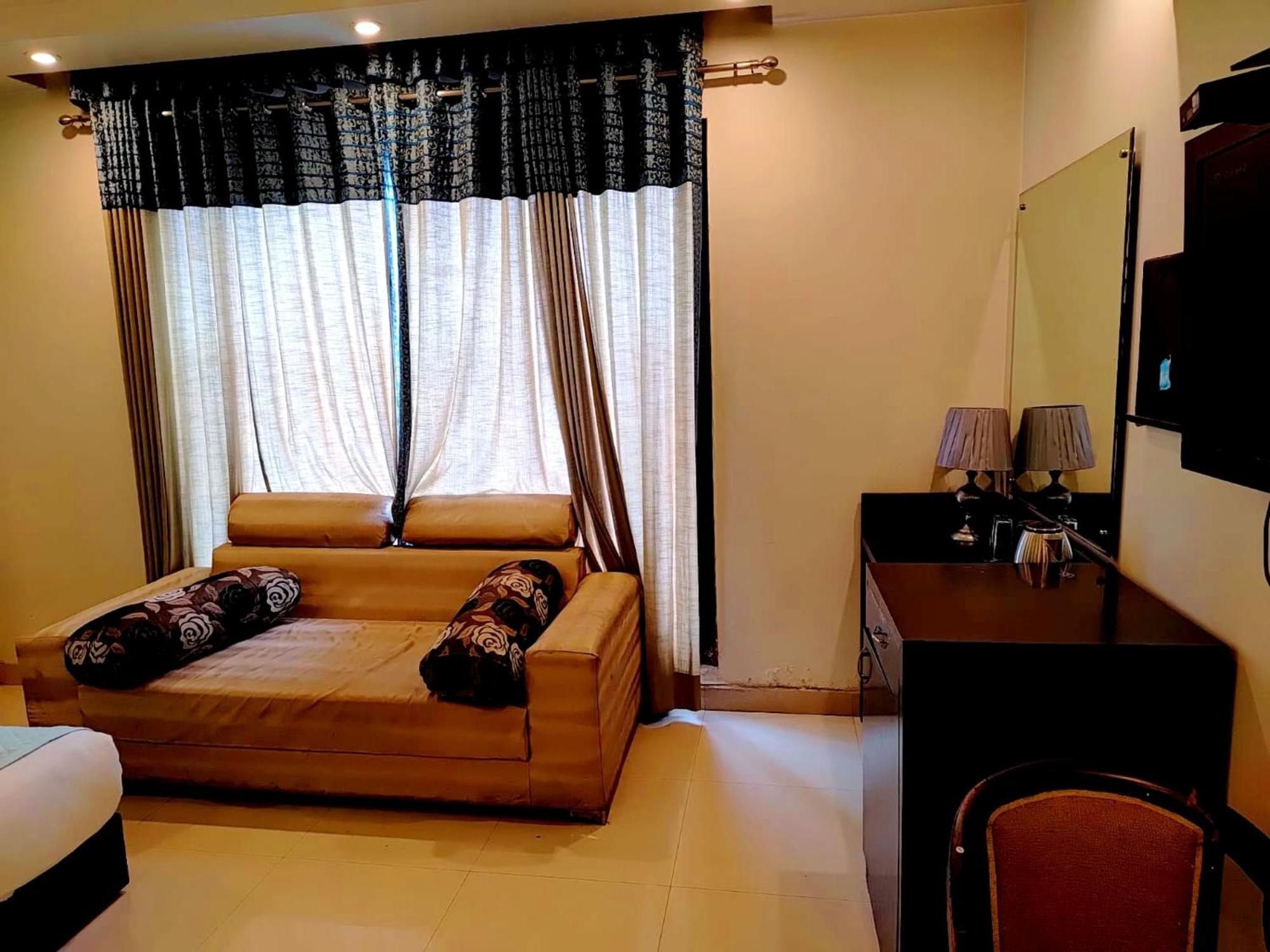 Grand In - Paschim Vihar New Delhi